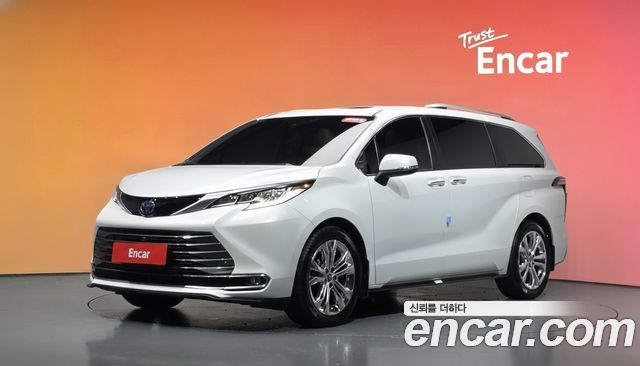Toyota Sienna 2.5 Hybrid 2WD — пробег 92 486 км — фото 1 из 5