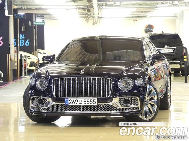 Bentley Flying Spur 4.0 — пробег 12 000 км — фото 1 из 5