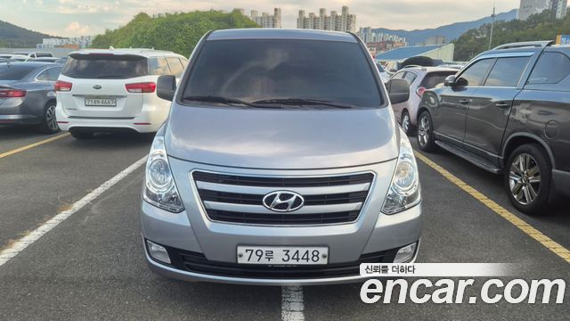 Hyundai Starex 12-Seater Wagon Smart — пробег 160 000 км — фото 1 из 5