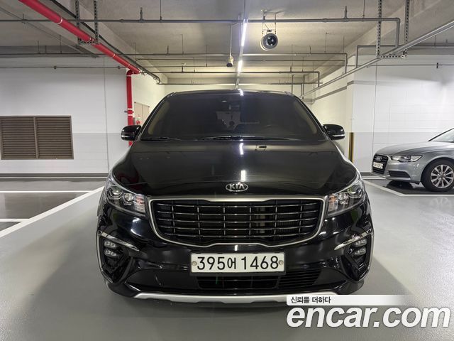 Kia Carnival 7-Seater Limousine VIP — пробег 162 875 км — фото 3 из 5