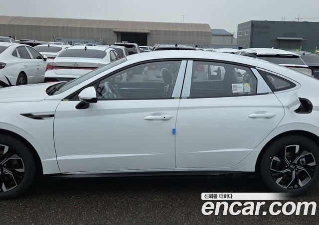 Hyundai Sonata 2.0 S — пробег 1 км — фото 2 из 5