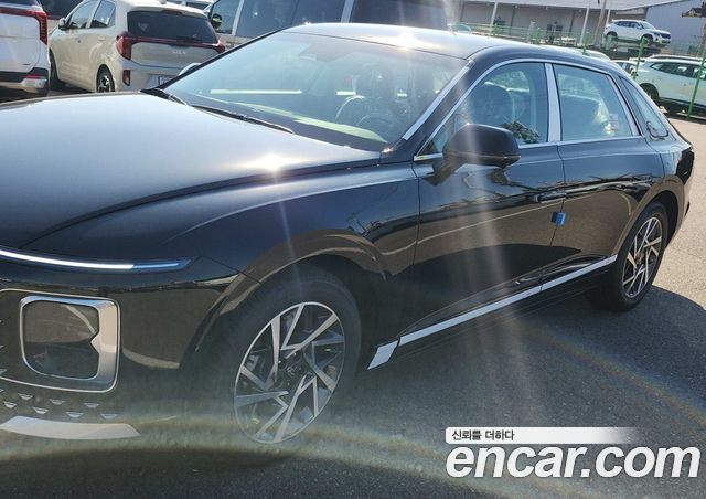 Hyundai Grandeur Premium — пробег 1 км — фото 2 из 5