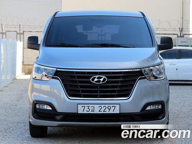 Hyundai Starex Wagon 12-Seater Smart — пробег 151 464 км — фото 1 из 5