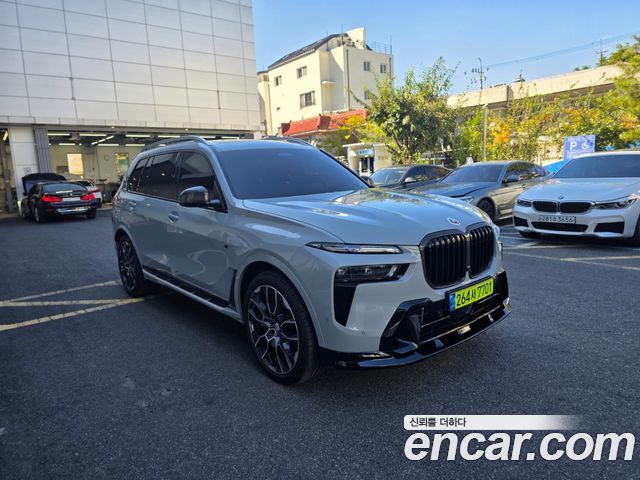 BMW X7 xDrive 40i M Sport 6STR — пробег 13 000 км — фото 1 из 5