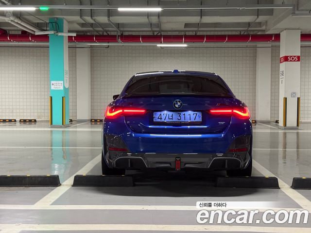 BMW i4 eDrive40 M Sports Pro — пробег 81 500 км — фото 4 из 5