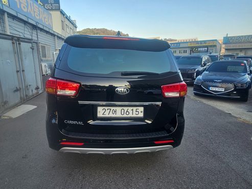 Kia Carnival 9-seater Noblesse — пробег 89 563 км — фото 3 из 5