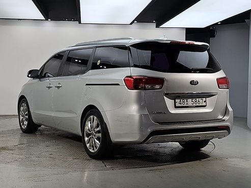 Kia Carnival 9-seater Prestige — пробег 182 864 км — фото 3 из 5