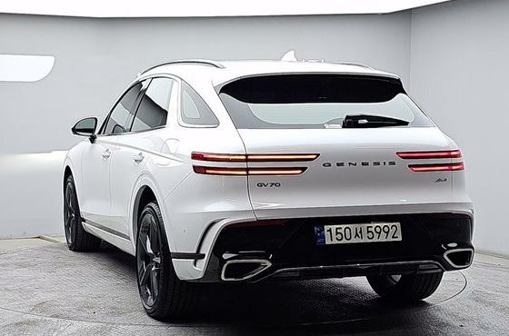 Genesis GV70 2.5T Gasoline AWD — пробег 31 833 км — фото 2 из 5