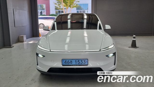 Tesla Model Y Premium Long Range AWD — пробег 2 700 км — фото 1 из 5