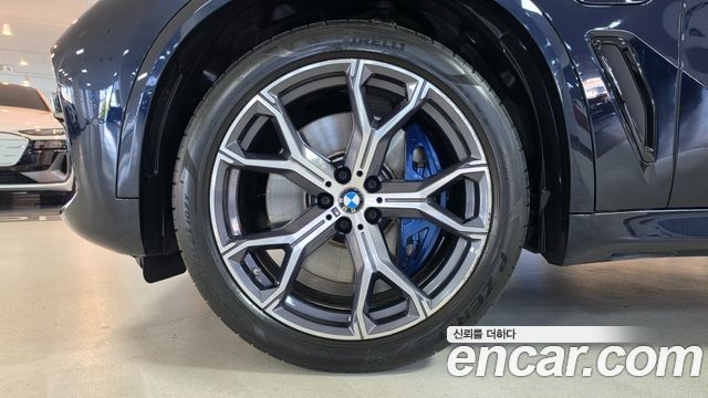 BMW X5 xDrive 45e M Sport — пробег 105 657 км — фото 5 из 5