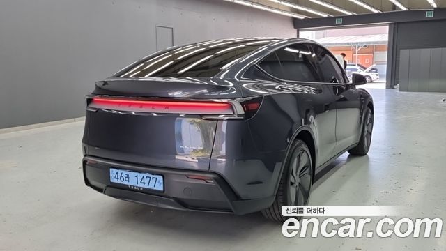 Tesla Model Y Premium Long Range AWD — пробег 11 588 км — фото 4 из 5