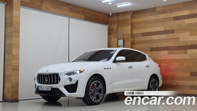 Maserati Levante 3.0 AWD GranSport — пробег 76 235 км — фото 1 из 5