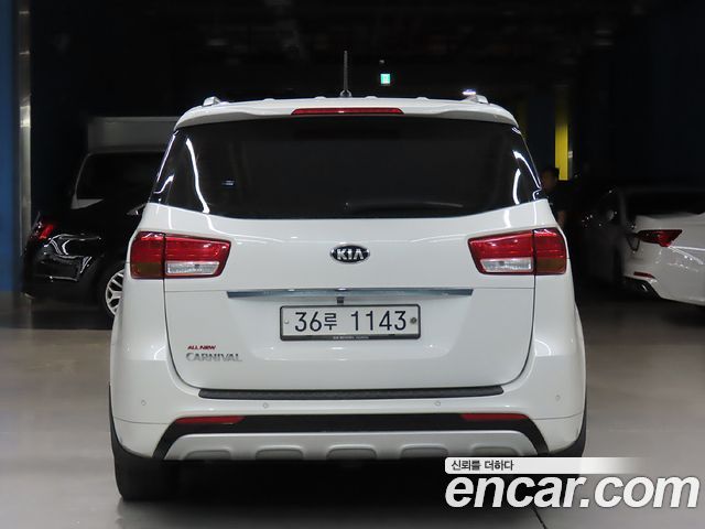 Kia Carnival 9-seater Prestige — пробег 177 337 км — фото 3 из 5