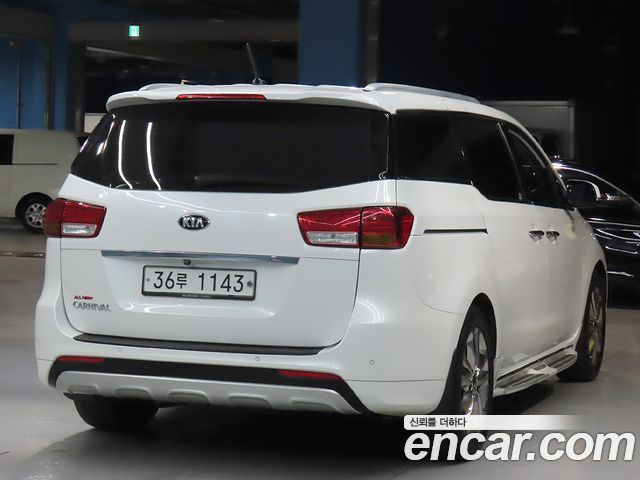 Kia Carnival 9-seater Prestige — пробег 177 337 км — фото 4 из 5