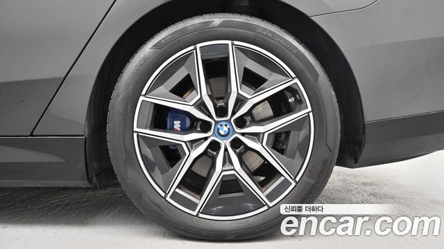 BMW i5 eDrive 40 M Sport — пробег 55 806 км — фото 5 из 5