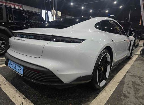 Porsche Taycan Turbo S — пробег 26 000 км — фото 2 из 5