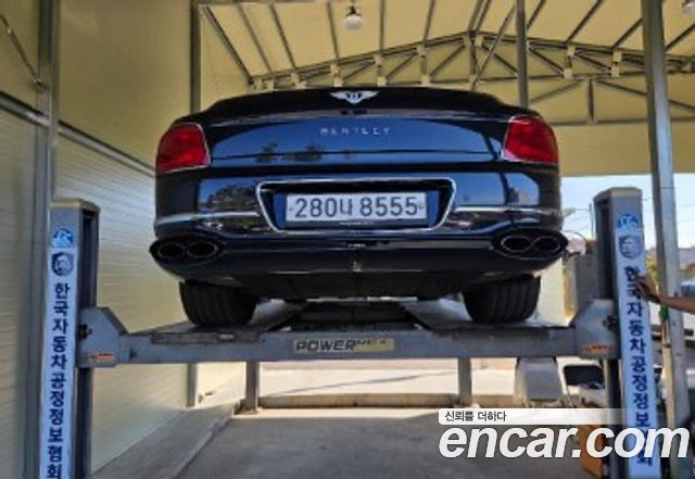 Bentley Flying Spur 4.0 — пробег 32 555 км — фото 2 из 2