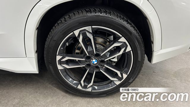 BMW X1 xDrive 20i M Sport — пробег 16 901 км — фото 5 из 5
