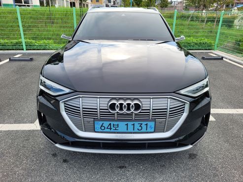 Audi e-tron 55 Quattro — пробег 148 000 км — фото 3 из 5