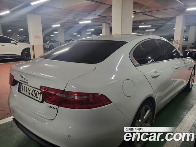 Jaguar XE 20d Portfolio — пробег 138 500 км — фото 2 из 5