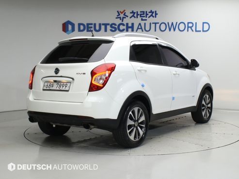 Ssangyong KORANDO 2.0 CVX 4WD High-Deluxe — пробег 179 854 км — фото 3 из 5