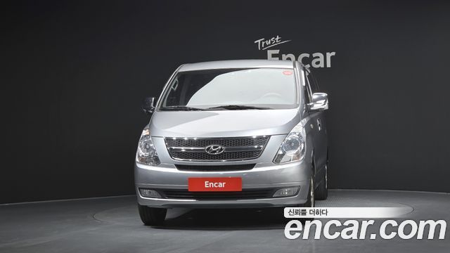 Hyundai Starex 12-Seater Wagon CVX Luxury — пробег 218 639 км — фото 3 из 5