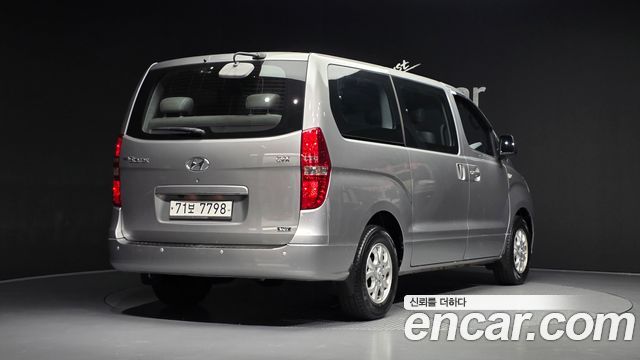 Hyundai Starex 12-Seater Wagon CVX Deluxe — пробег 116 508 км — фото 2 из 5