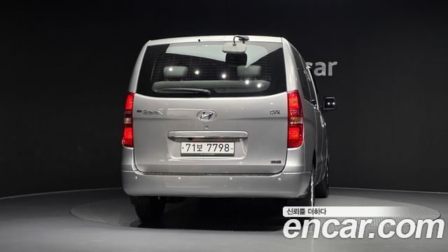 Hyundai Starex 12-Seater Wagon CVX Deluxe — пробег 116 508 км — фото 4 из 5