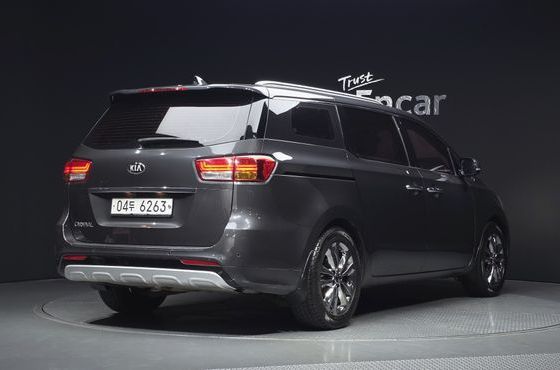 Kia Carnival 9-seater Prestige — пробег 179 429 км — фото 2 из 5