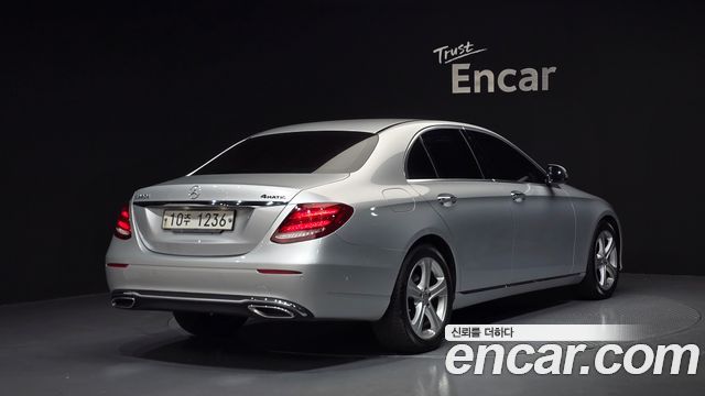 Mercedes-Benz E-Class E220d 4MATIC Avantgarde — пробег 174 817 км — фото 2 из 5