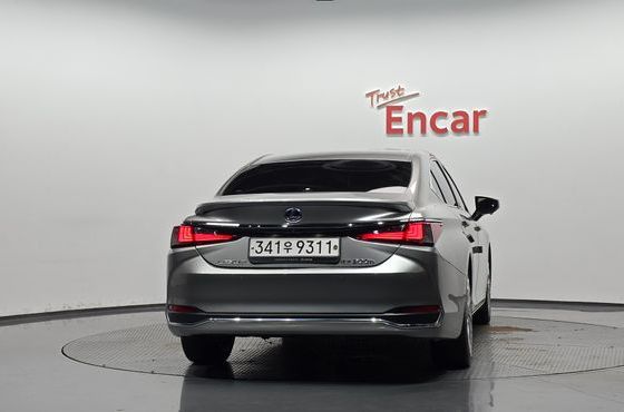 Lexus ES Luxury Plus — пробег 82 084 км — фото 4 из 5