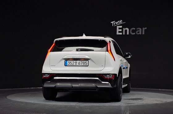 Kia Niro Signature — пробег 4 097 км — фото 4 из 5