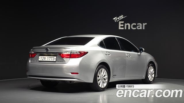 Lexus ES Supreme XV60 — пробег 144 740 км — фото 2 из 5