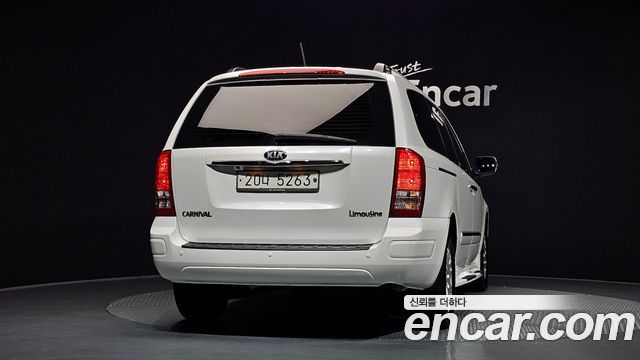 Kia Carnival New Carnival Limousine GLX High-Deluxe — пробег 156 971 км — фото 4 из 5