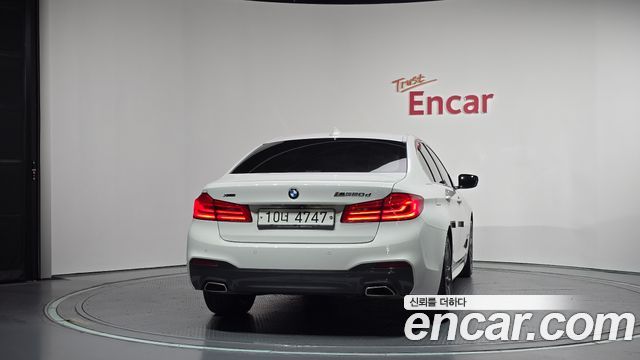 BMW 5-Series 520d xDrive M Sport Package Plus — пробег 114 877 км — фото 4 из 5