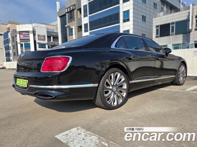 Bentley Flying Spur 4.0 Muliner — пробег 15 000 км — фото 5 из 5