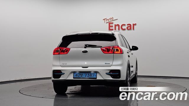 Kia Niro Noblesse — пробег 90 682 км — фото 4 из 5