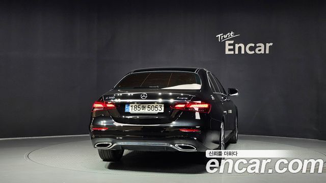 Mercedes-Benz E-Class E350 4MATIC AMG Line — пробег 37 216 км — фото 4 из 5