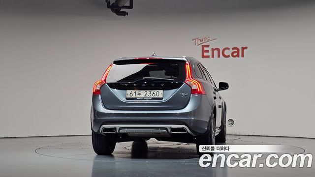 Volvo V60 D4 — пробег 131 573 км — фото 4 из 5