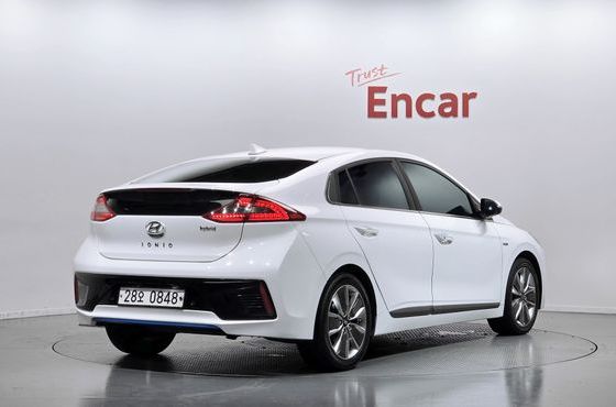 Hyundai Ioniq Q — пробег 146 899 км — фото 2 из 5