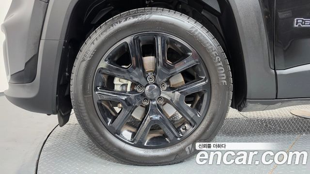 Jeep Renegade 1.3 Limited — пробег 23 698 км — фото 5 из 5