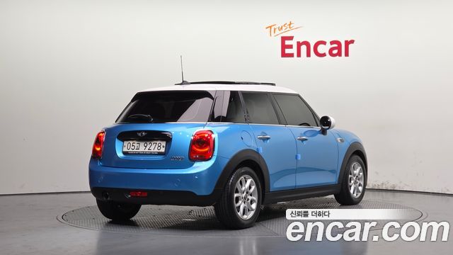 Mini Cooper 5Door HIGH 3rd — пробег 61 305 км — фото 2 из 5