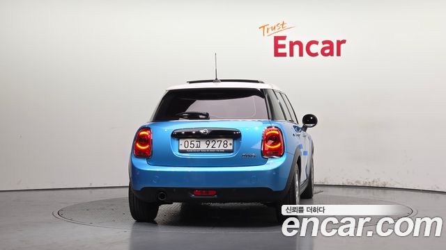 Mini Cooper 5Door HIGH 3rd — пробег 61 305 км — фото 4 из 5
