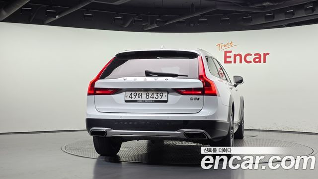 Volvo V90 D5 PRO AWD — пробег 170 507 км — фото 4 из 5