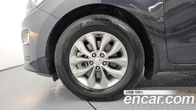 Kia Carnival 11-Seater Deluxe — пробег 112 890 км — фото 5 из 5