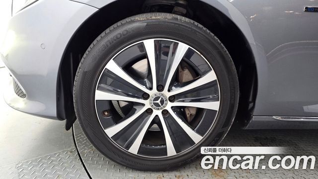 Mercedes-Benz E-Class E300e Exclusive — пробег 37 563 км — фото 5 из 5