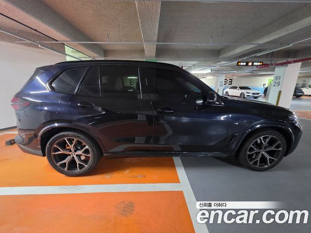 BMW X5 xDrive 30d M Sport — пробег 4 000 км — фото 3 из 5