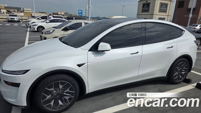 Tesla Model Y L Long Range AWD — пробег 100 км — фото 4 из 5