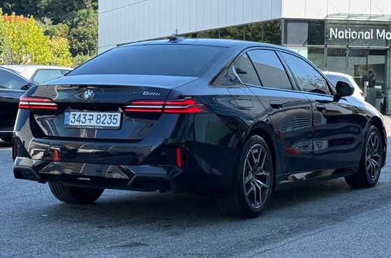 BMW 5-Series 520i M Sport — пробег 17 471 км — фото 2 из 5