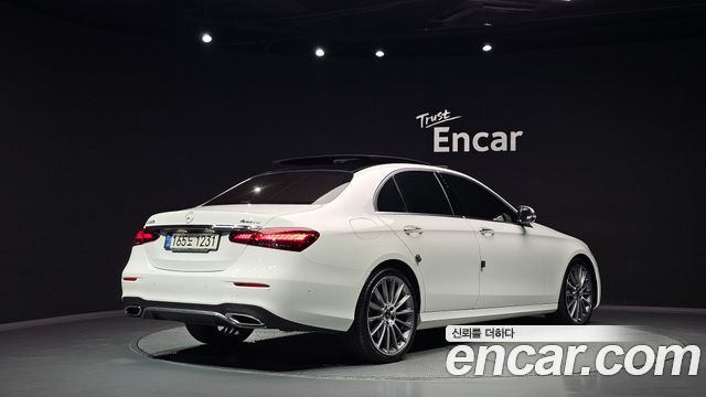 Mercedes-Benz E-Class E350 4MATIC AMG Line — пробег 83 290 км — фото 2 из 5